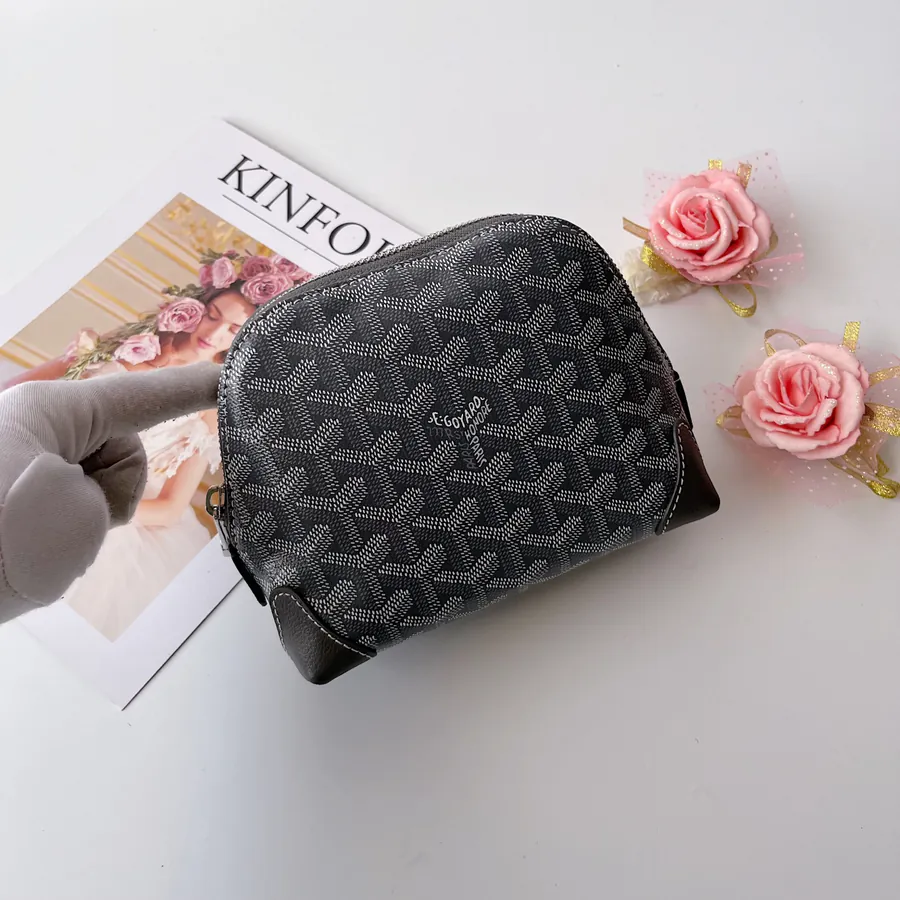 Mini Shell Shape Vendome Pouch Soft and Stylish