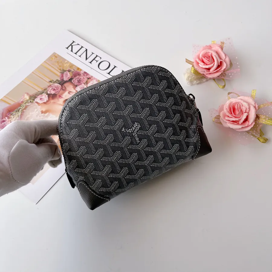 Mini Shell Shape Vendome Pouch Soft and Stylish