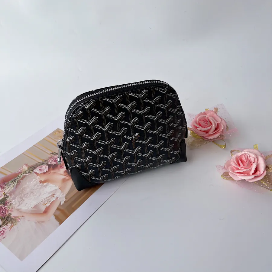 Mini Shell Shape Vendome Pouch Soft and Stylish Cosmetic Bag