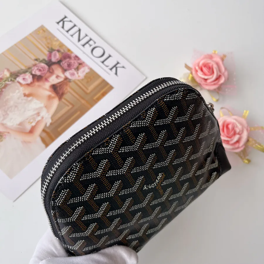 Mini Shell Shape Vendome Pouch Soft and Stylish Cosmetic Bag