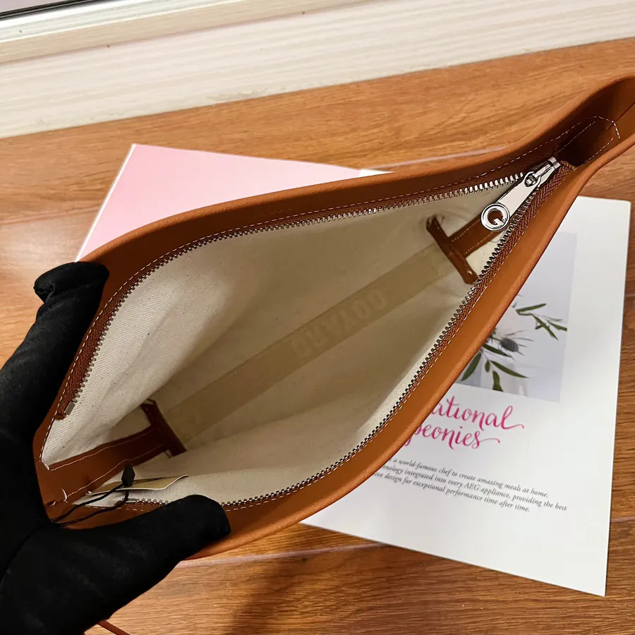 CONTI Handbag Stylish Day to Night Companion
