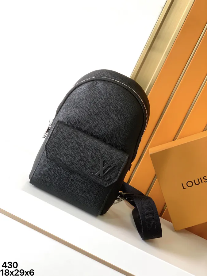 Avenue Crossbody Bag with Adjustable Strap