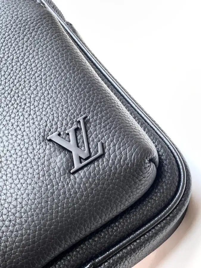 Avenue Crossbody in Damier Infini Full Grain Calfskin