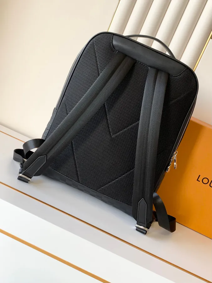 Avenue Damier Infinity Shoulder Bag