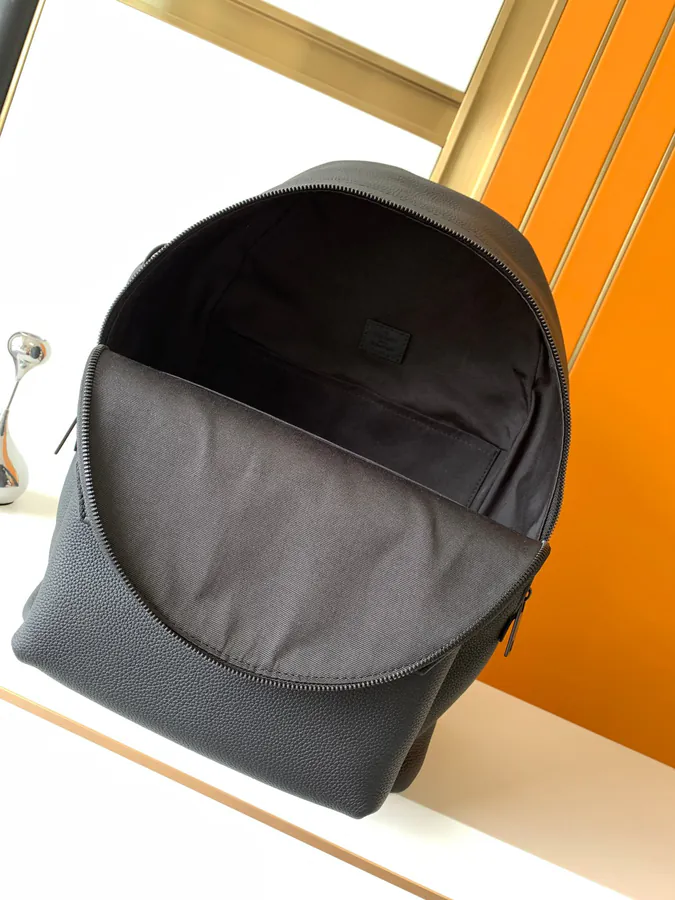 Porte Documents Voyage Backpack in Full Grain Calfskin