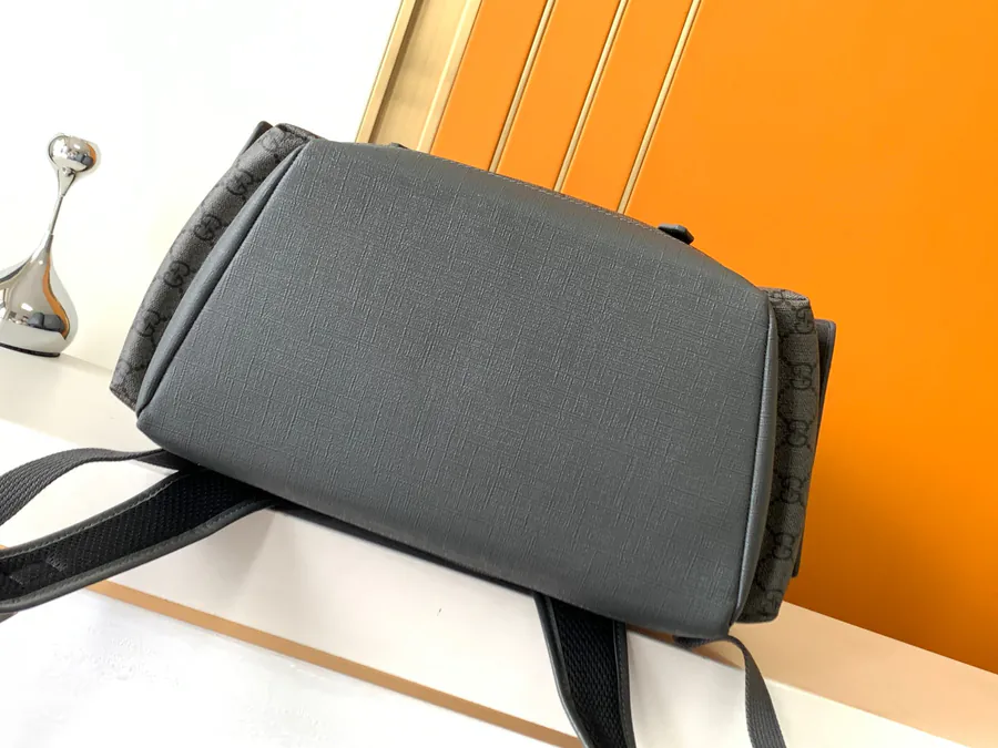 G Brand Shoulder Bag with Modern Design
