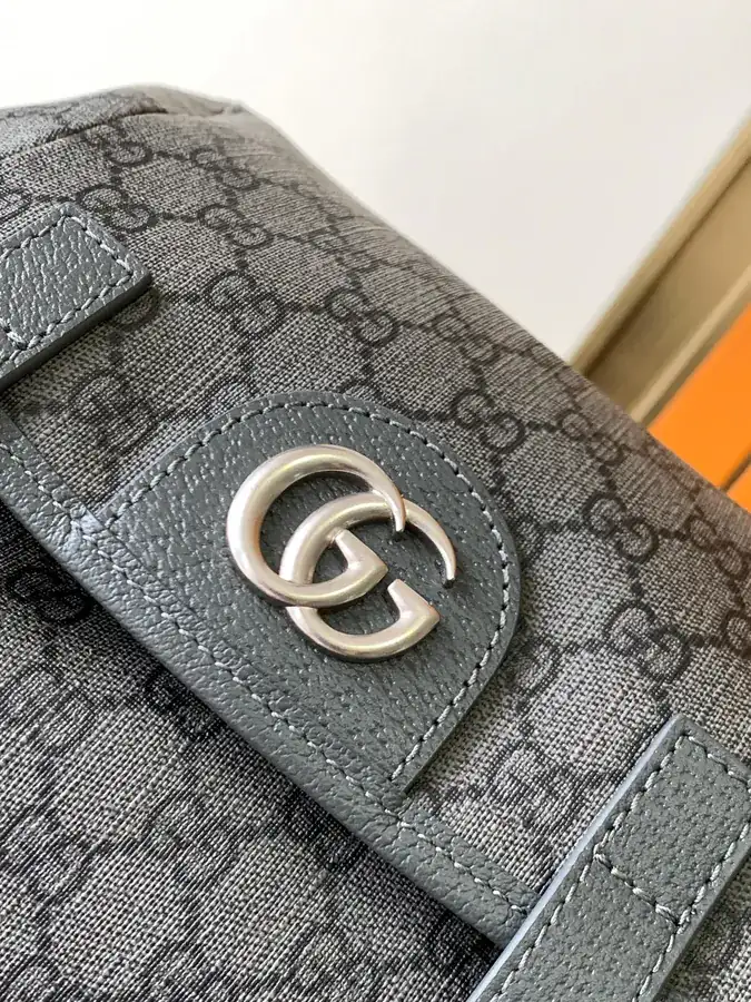 G Brand Shoulder Bag with Modern Design