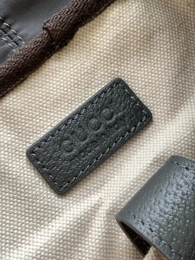 G Brand Shoulder Bag with Modern Design