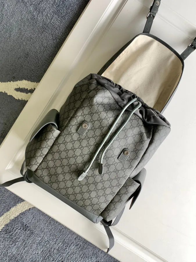 G Brand Shoulder Bag with Modern Design