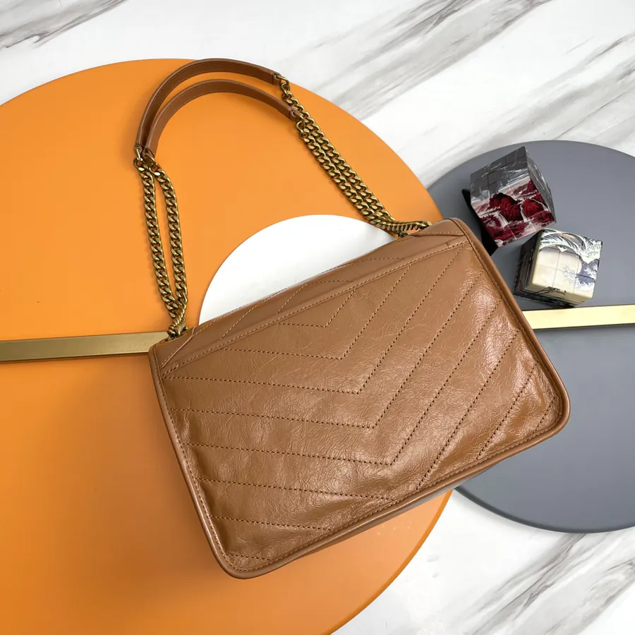 Niki Bucket Bag 28cm, Oiled Calfskin