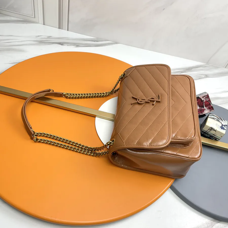 Niki Bucket Bag 28cm, Oiled Calfskin
