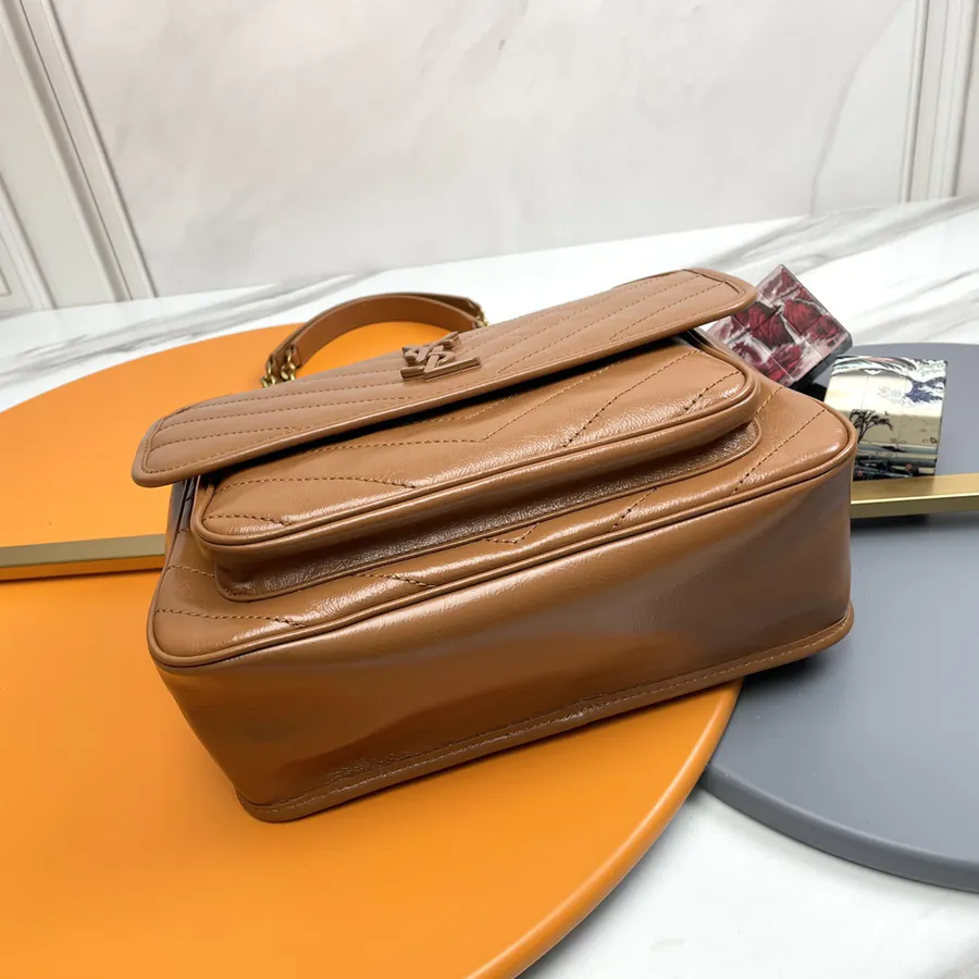 Niki Bucket Bag 28cm, Oiled Calfskin