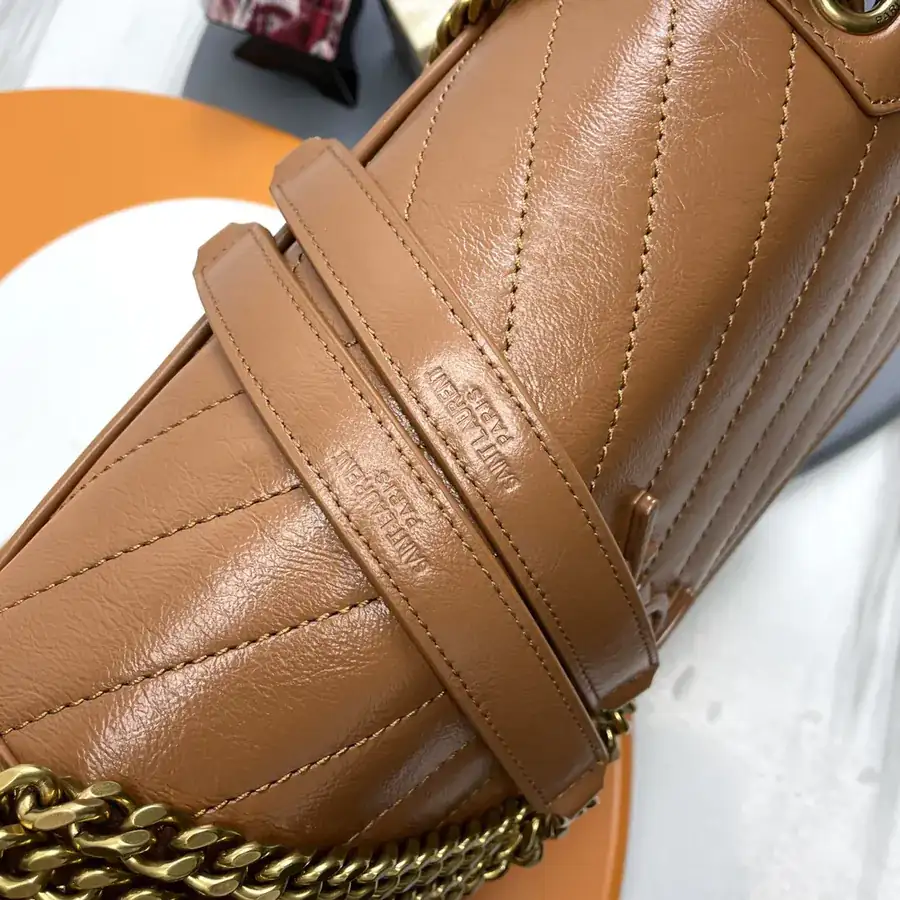 Niki Bucket Bag 28cm, Oiled Calfskin