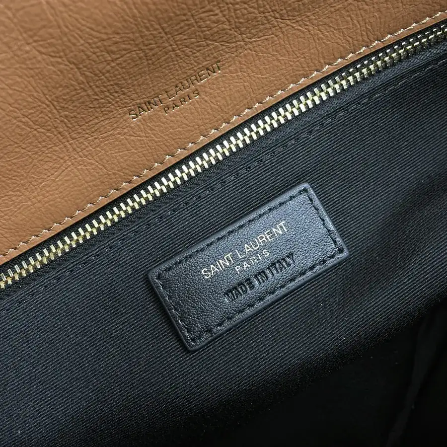 Niki Bucket Bag 28cm, Oiled Calfskin