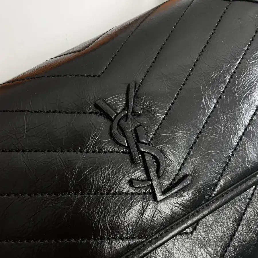 Niki Bucket Bag in Grained Calfskin