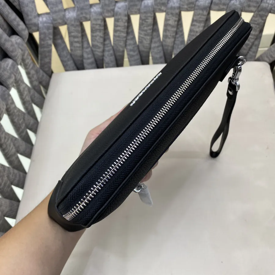 B Brand New Men's Wallet in Premium Leather