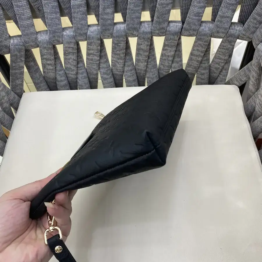 LV Handbag Premium Leather, Essential for Casual Wear