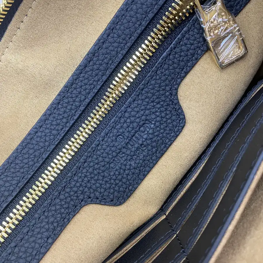 LV Handbag Premium Leather, Essential for Casual Wear