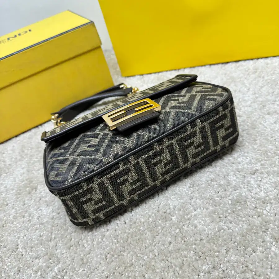 Baguette Medium Chain Handbag