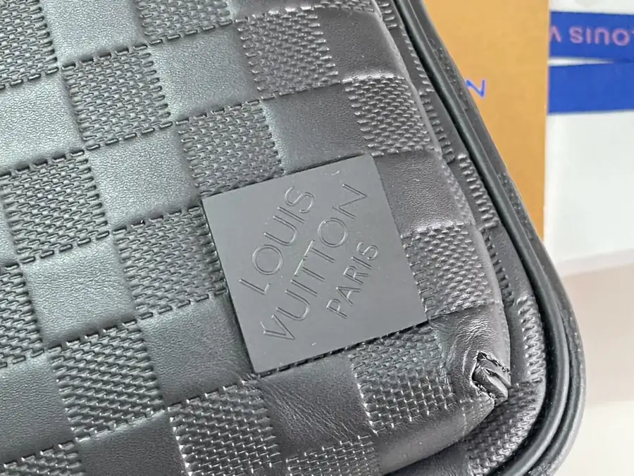 Louis Vuitton Avenue Shoulder Bag with Taïga Calfskin