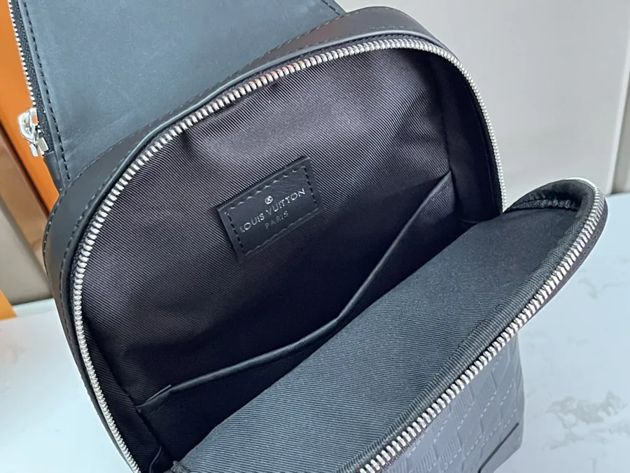 Louis Vuitton Avenue Shoulder Bag with Taïga Calfskin