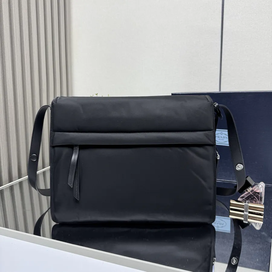 Cini Series 1B56 Large Shoulder Bag