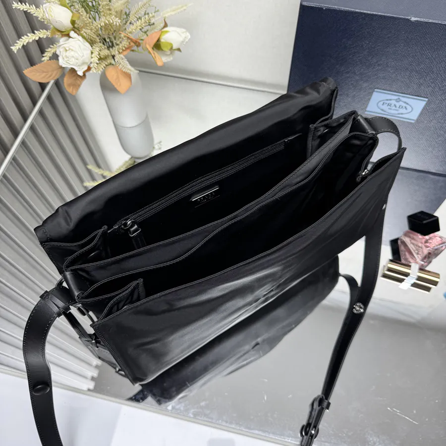 Cini Series 1B56 Large Shoulder Bag