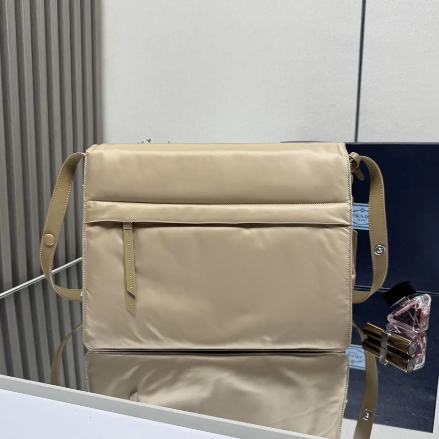 Cini Series 1B56 Large Shoulder Bag
