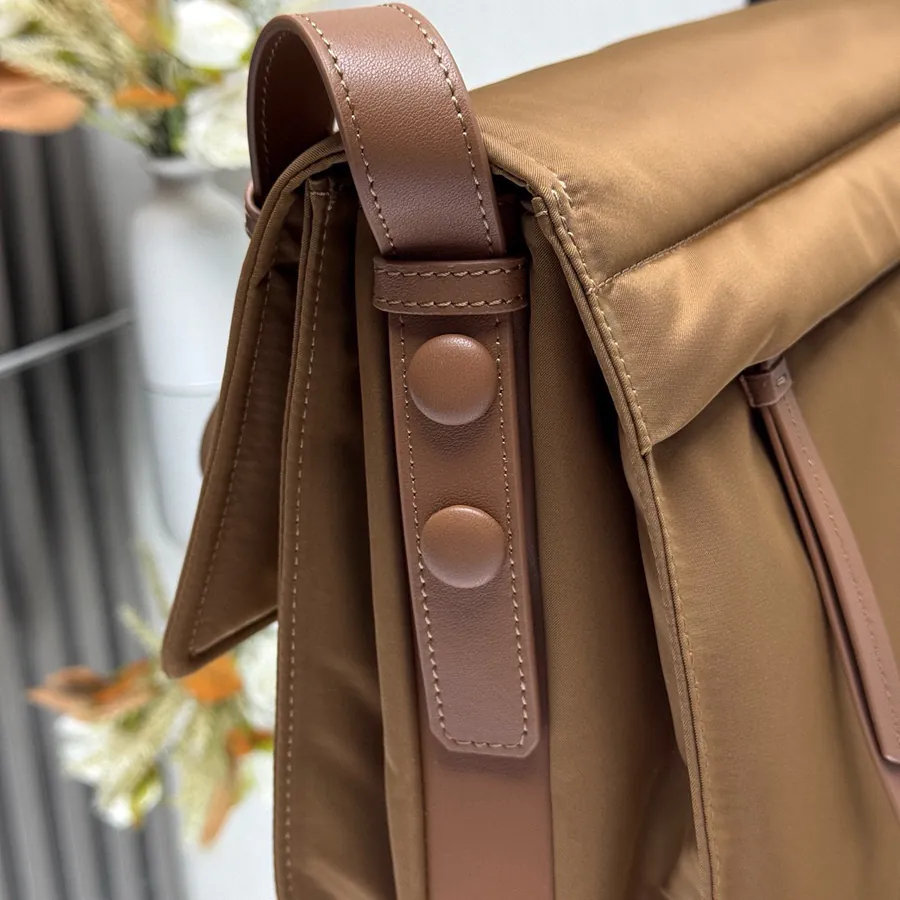 Bespoke Mail Bag 1BD255 Medium