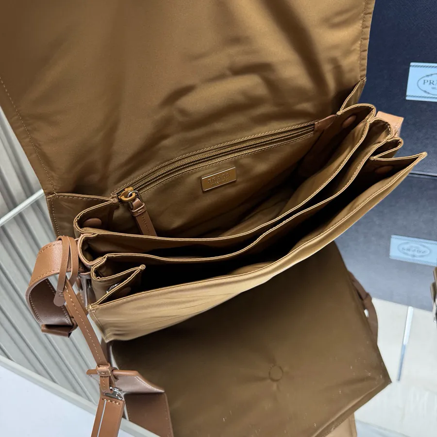 Bespoke Mail Bag 1BD255 Medium