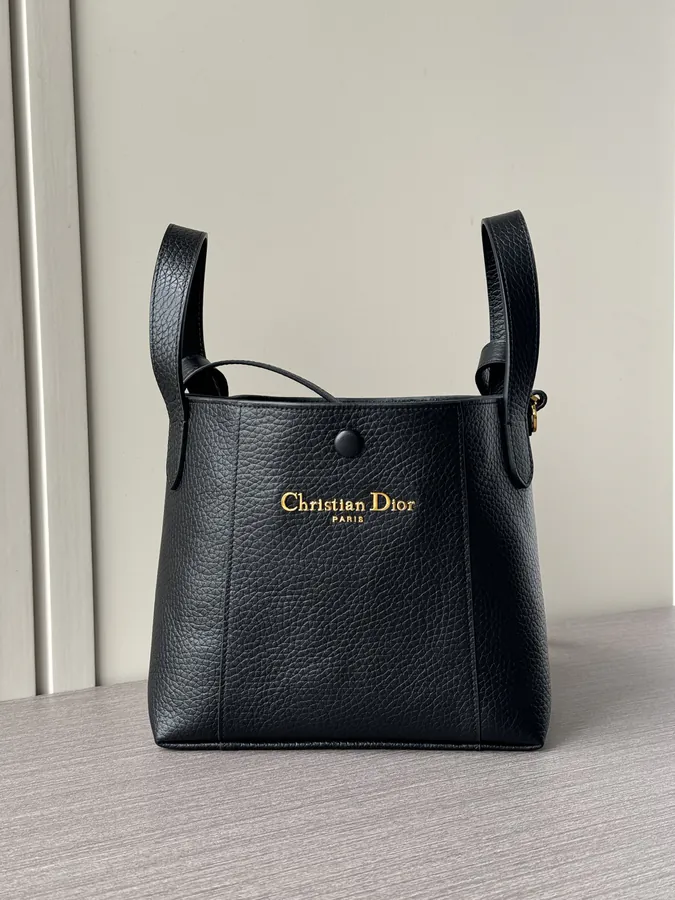 Signature Small Handbag Black