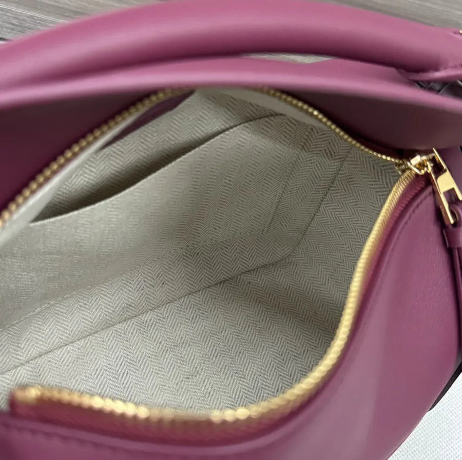 New Puzzle Handbag in Classic Leather