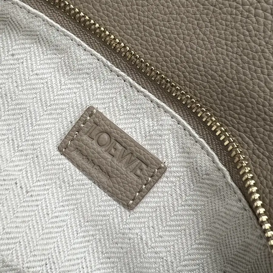 Puzzle Edge Handbag in Grained Calfskin