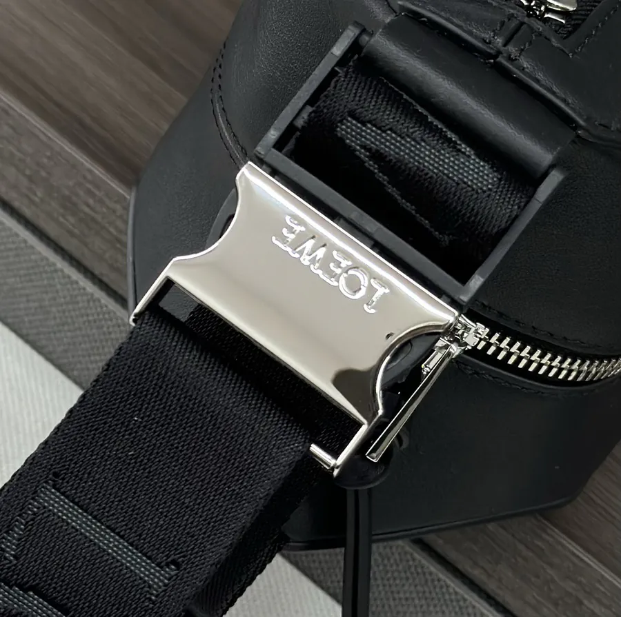 L'Oréal Classic Leather Sling Bag