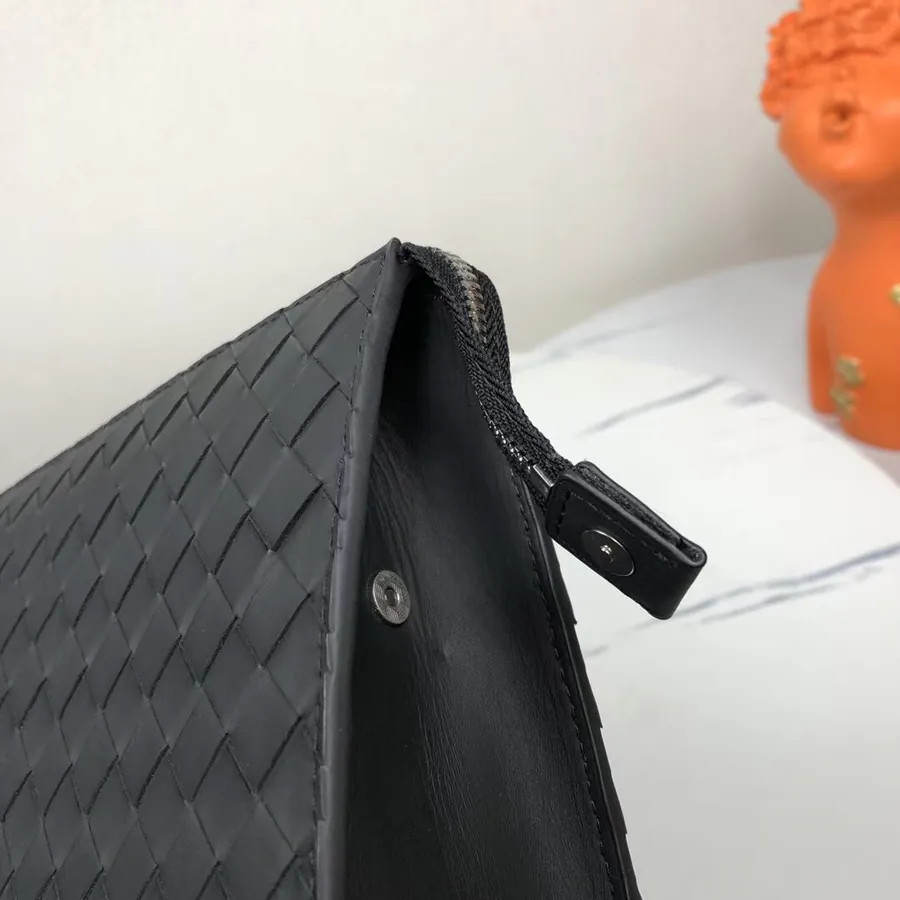 New Handbag with Classic Woven Design