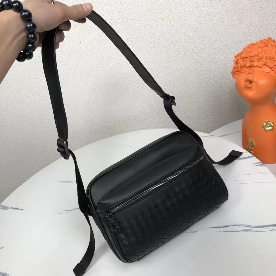 420BV Handwoven Postman Bag Black