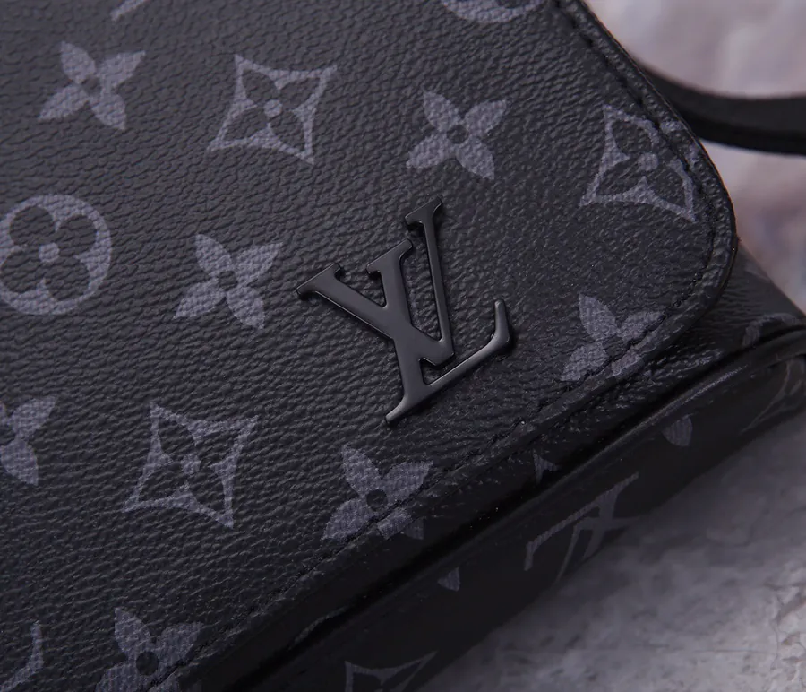 District Small Handbag Elegant and Lightweight