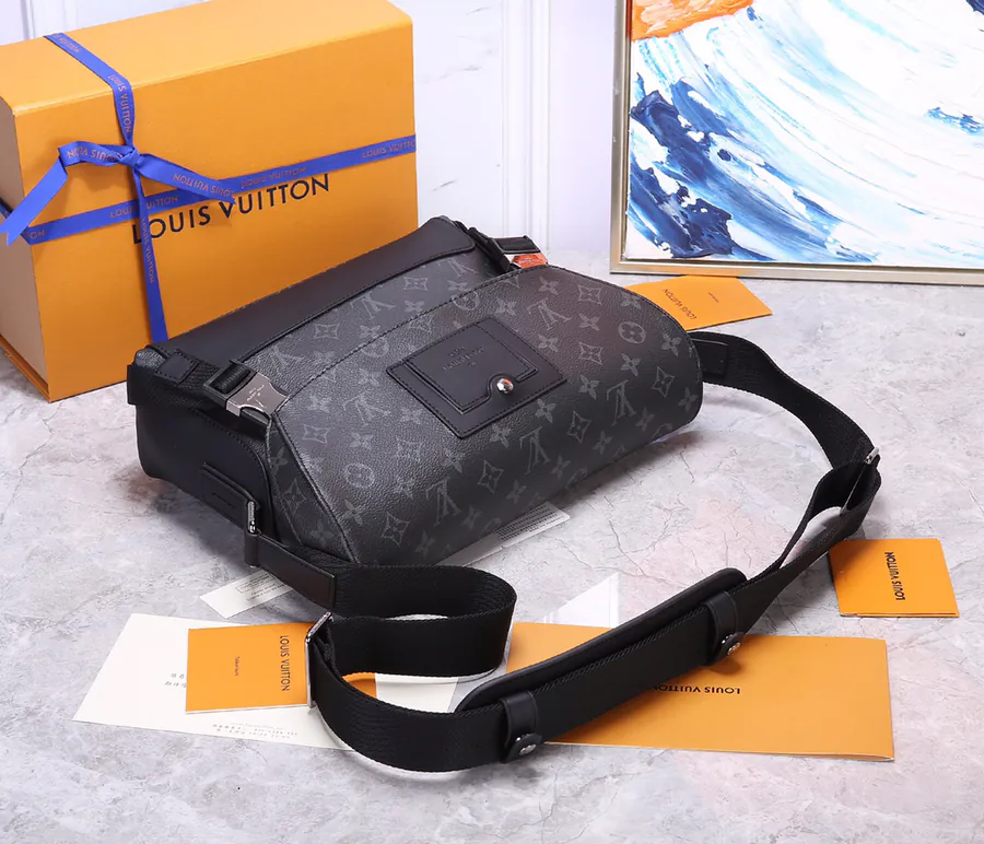 PM Voyager Messenger Bag in Monogram Eclipse Canvas