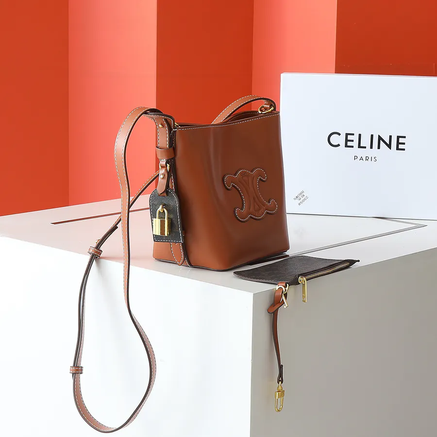 CELIN* Cuir Triome Small Bucket Bag