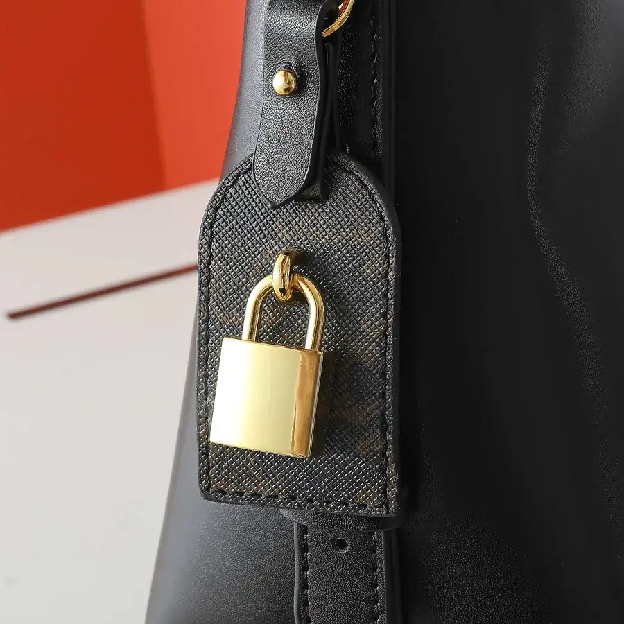 CELIN* Cuir Triome Small Bucket Bag with Logo
