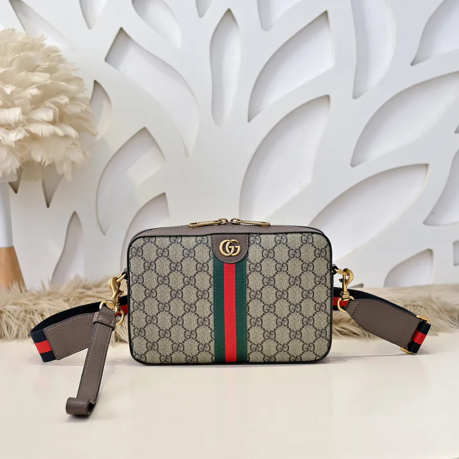 Gucci Men's Crossbody Bag Premium Calfskin, Elegant Hardware