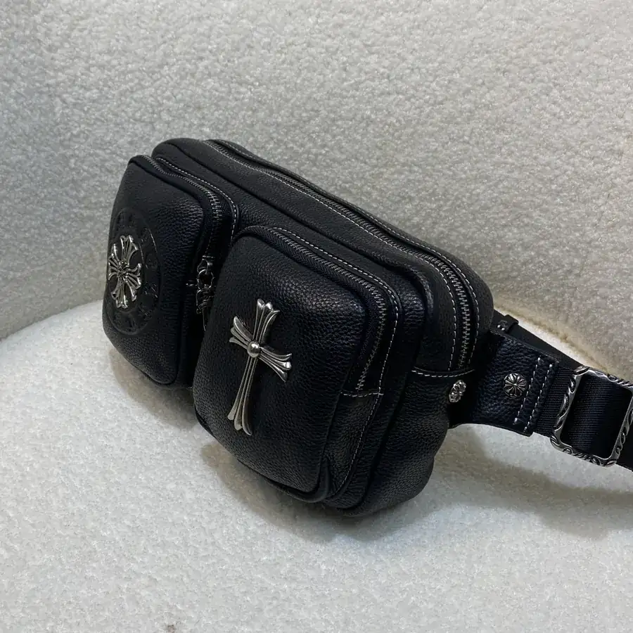 Kroonin New Crossbody Bag in Grained Calfskin