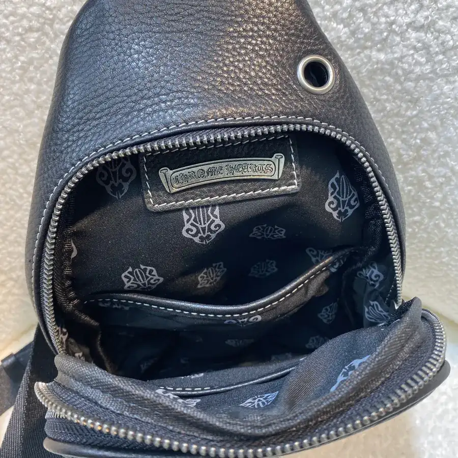 Kroonin New Chest Bag with Front Opening Design