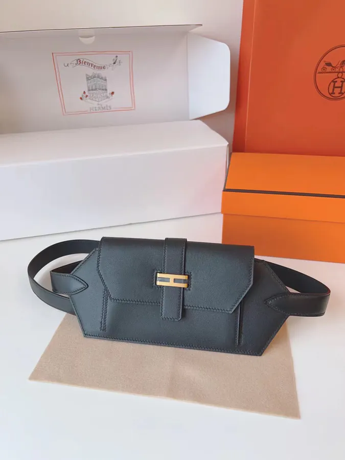 Elan Poet 24 Bucket Bag Swift Calfskin