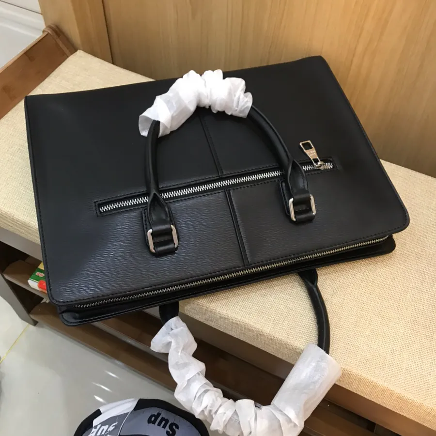 LV Bucket Bag in Grained Calfskin