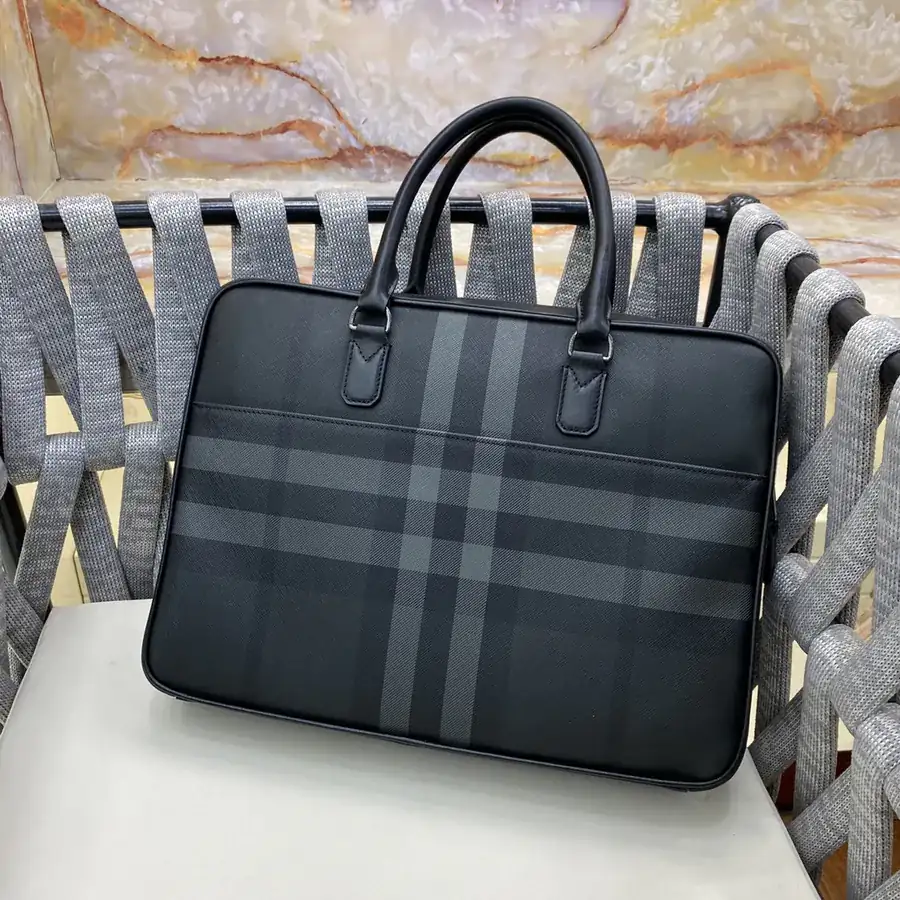 Burberry New Collection Handbag, Size Description: 38x9x28cm