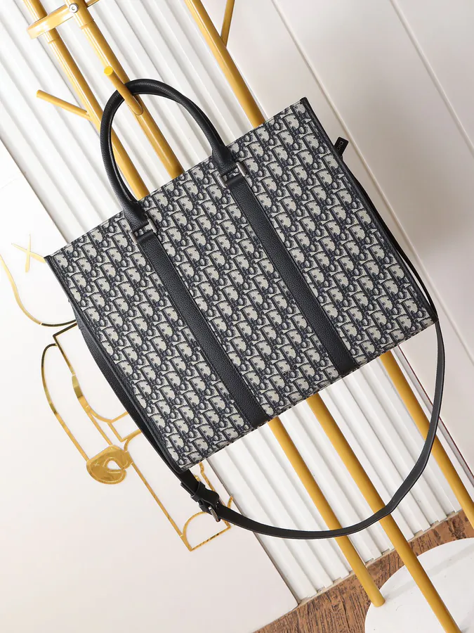 Dior East West Handbag Classic Design, Premium Materials