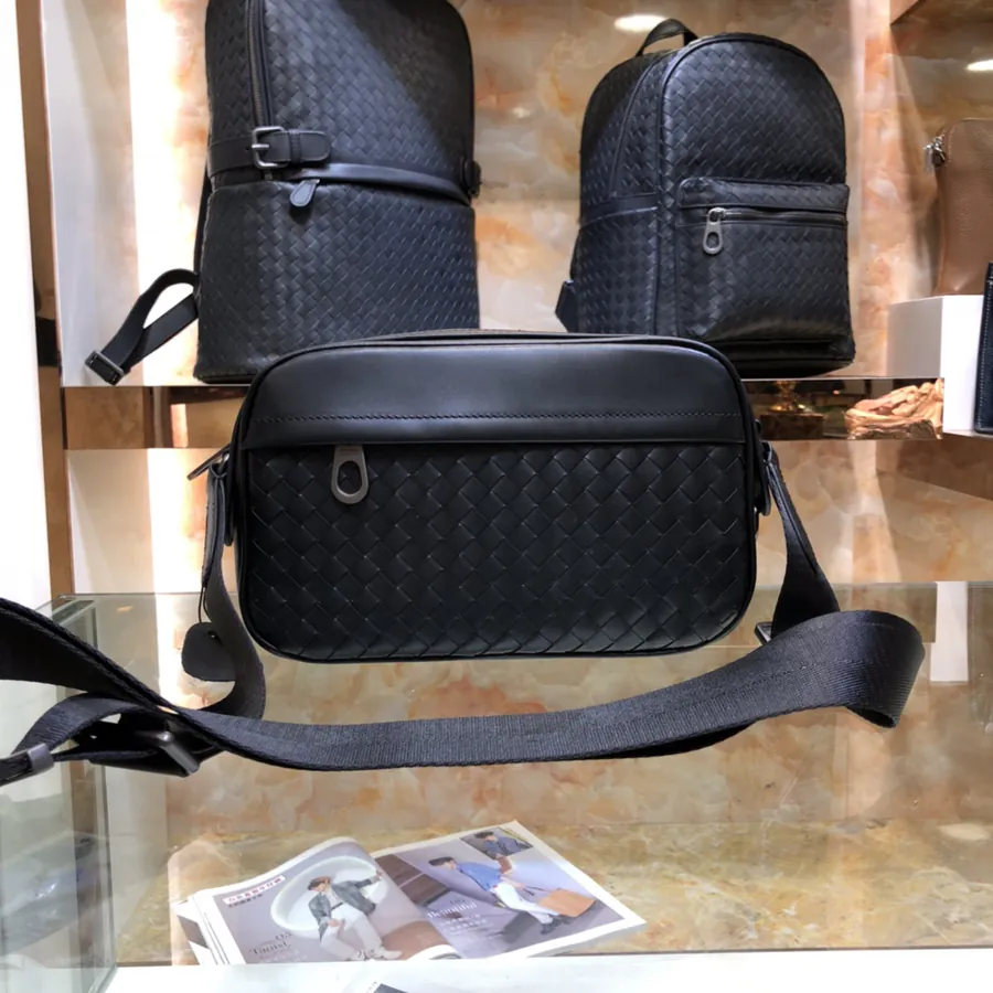 BV Latest Men's Crossbody Bag, Premium Quality, Grained Top Grain Calfskin, Elegant Design