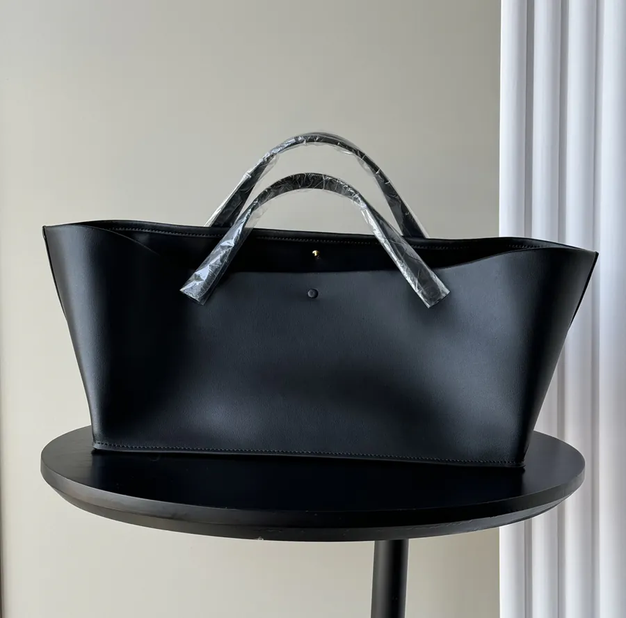 TheRow Idaho Bag Black