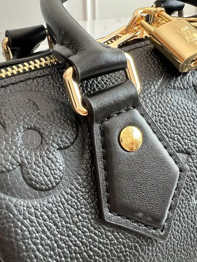 LV Speedy Bandoulière 20 in Monogram Empreinte Leather